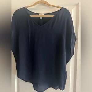 JOIE 100% Silk Navy Short Sleeve Top Sz
SMALL Very good condition!